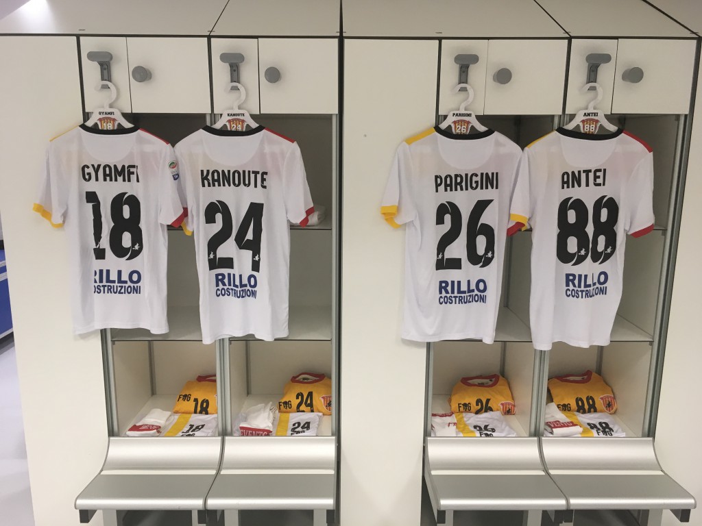 cagliaribenevento-lo-spogliatoio-giallorosso