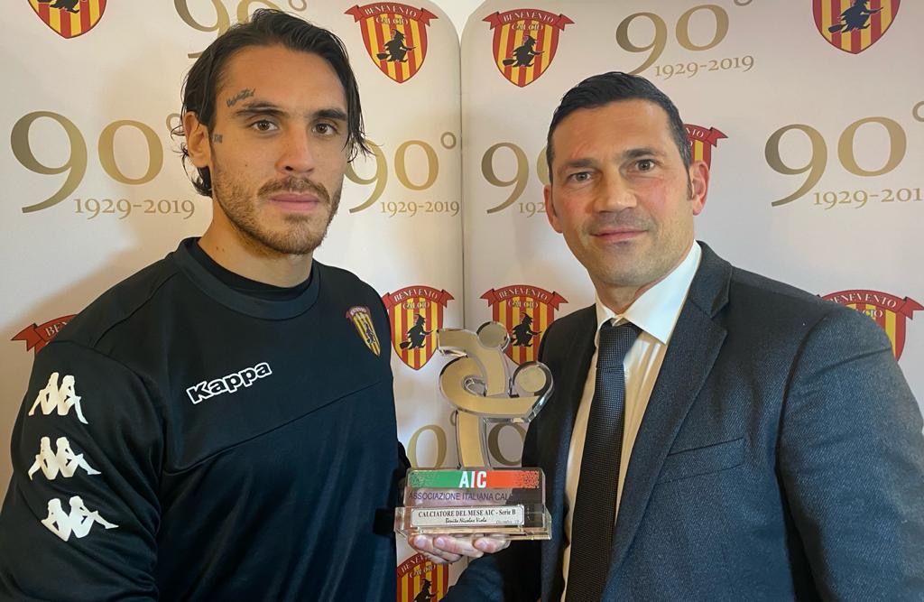 a-nicolas-viola-il-premio-calciatore-del-mese-aic-dicembre-19-serie-b