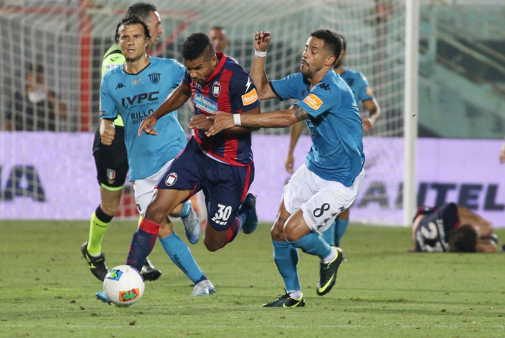 crotonebenevento-gli-scatti-della-gara