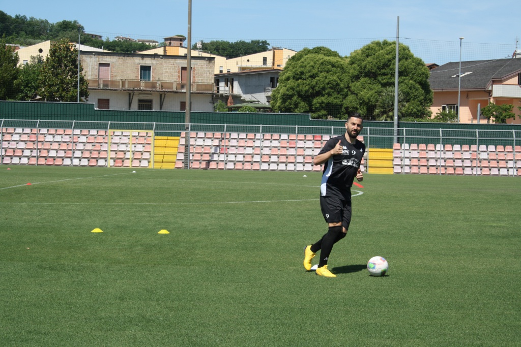 Giallorossi in campo. Ripresi gli allenamenti - Foto - Benevento Calcio