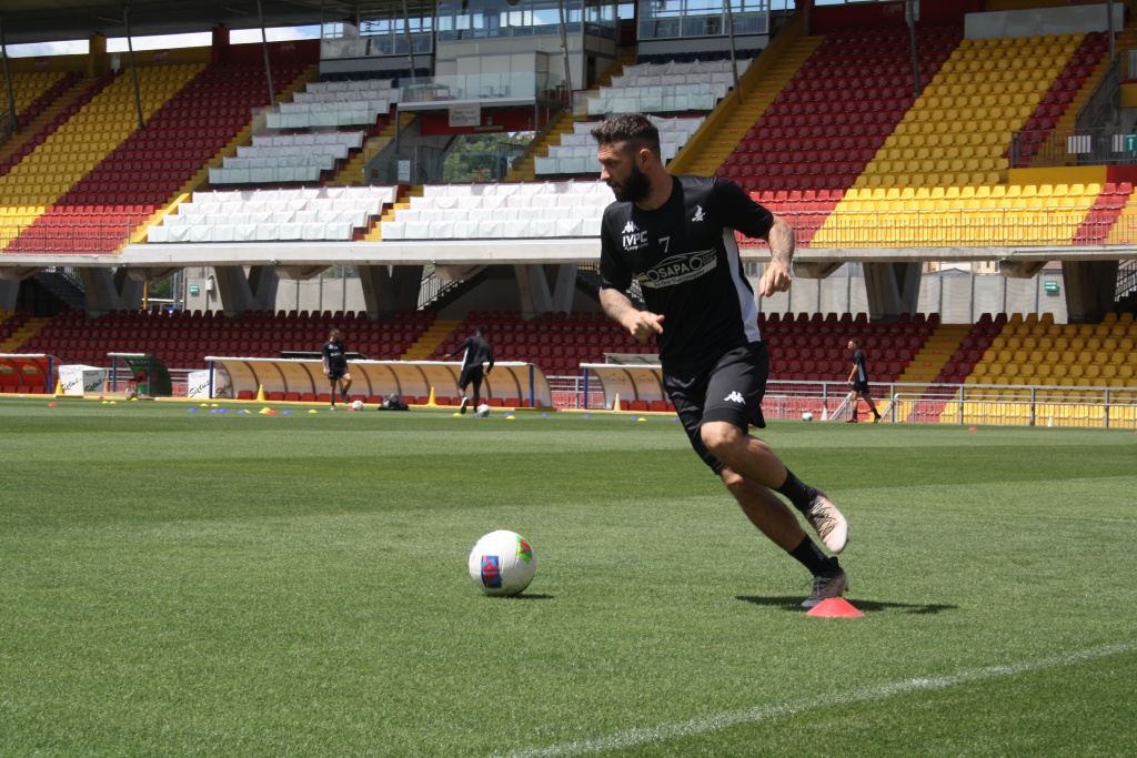 Prosegue la preparazione dei giallorossi - Foto - Benevento Calcio