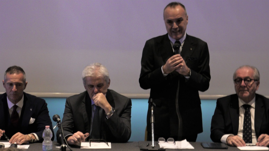 a-firenze-l-incontro-tra-gli-arbitri-e-le-squadre-della-serie-bkt