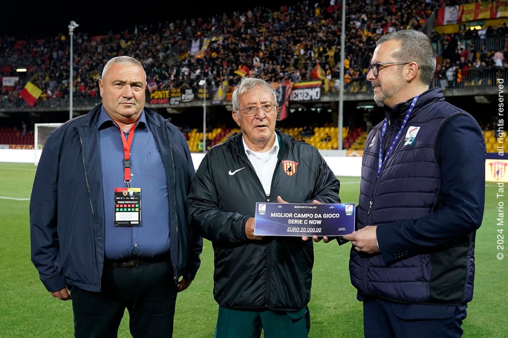 il-benevento-calcio-premiato-per-il-miglior-manto-erboso-di-tutta-la-serie-c