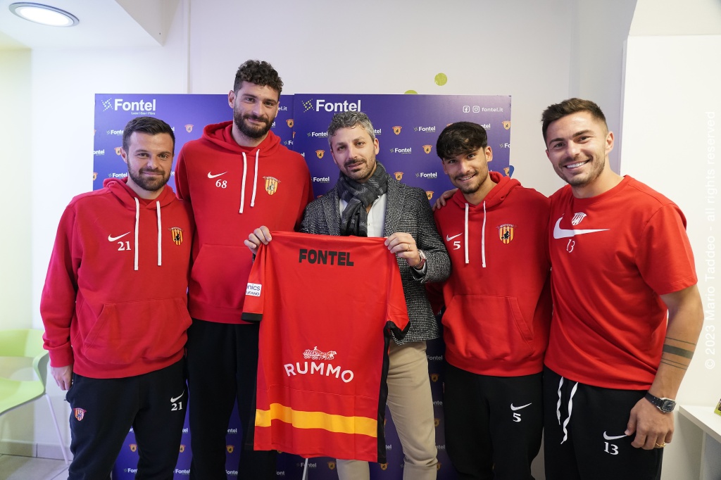 il-benevento-calcio-in-visita-da-fontel-per-la-giornata-degli-sponsor