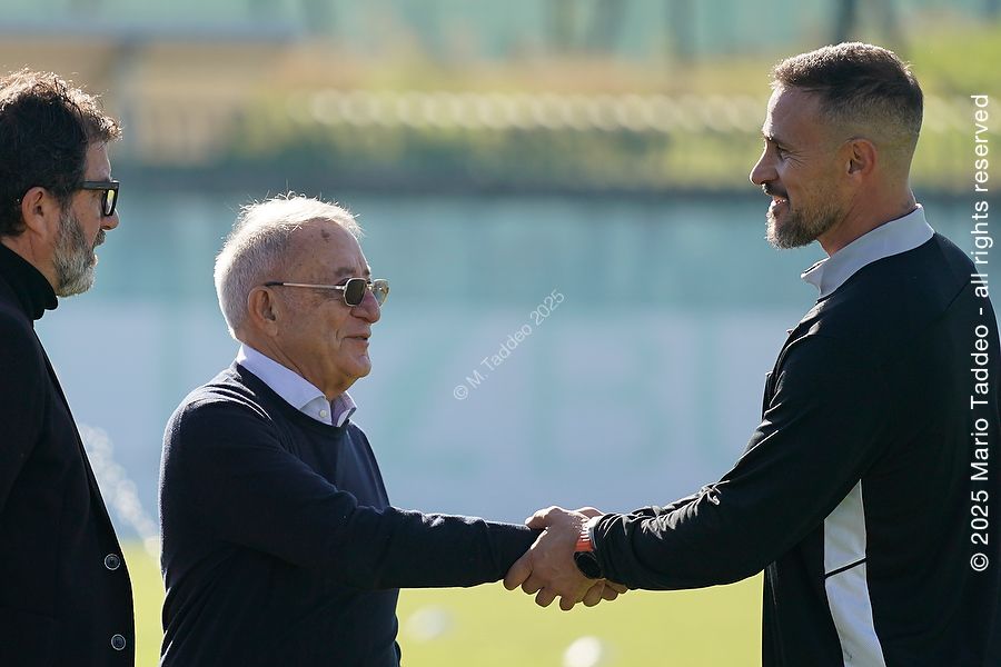 primo-allenamento-diretto-da-mister-antonio-floro-flores