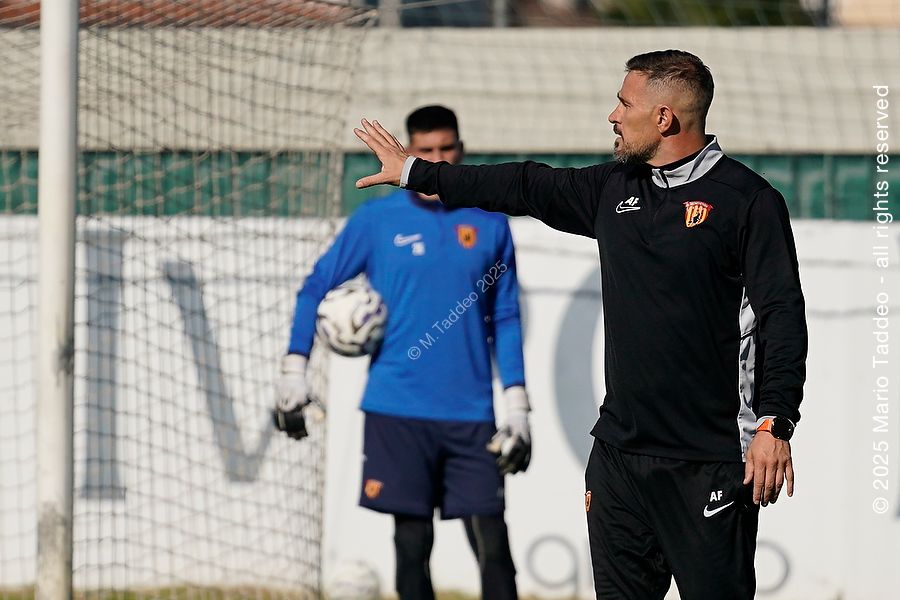 serie-c-sky-wifi-cavese-benevento-i-convocati-di-mister-floro-flores