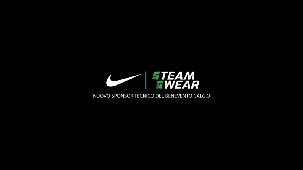 nike-nuovo-sponsor-tecnico-dei-giallorossi