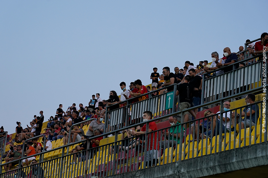 beneventocosenza-al-via-la-vendita-della-curva-nord